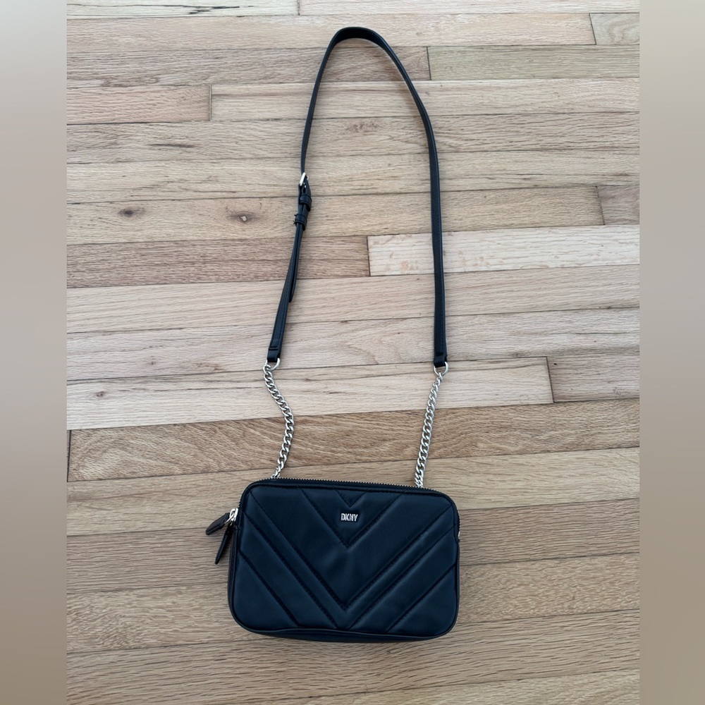 DKNY Black V Double Zip Crossbody Chain Purse